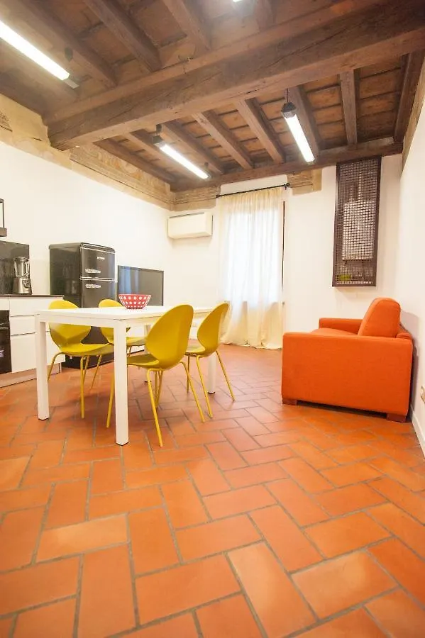 Italianflat - Residenza Veronetta 0*, Verona Italien